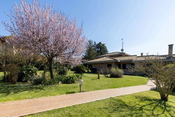 casa indipendente in vendita a Roma in zona Olgiata