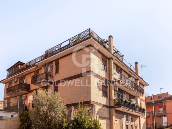 appartamento in vendita a Roma in zona Sette Bagni