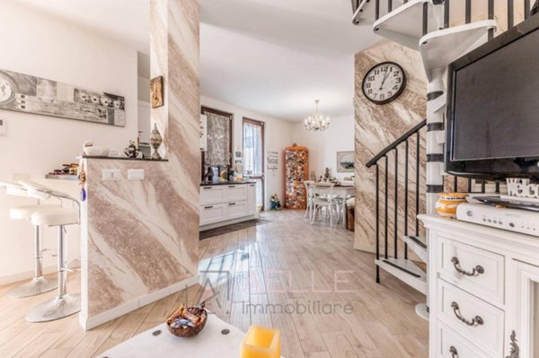 casa indipendente in vendita a Roma in zona Piana del Sole