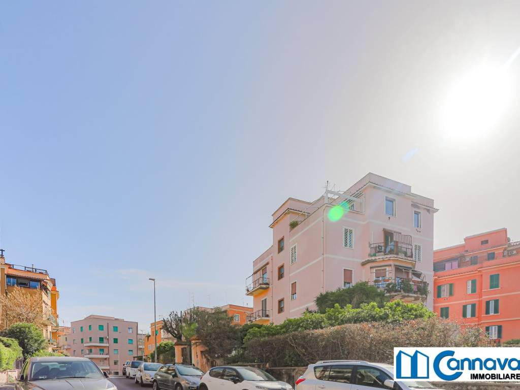 appartamento in vendita a Roma in zona Ostia
