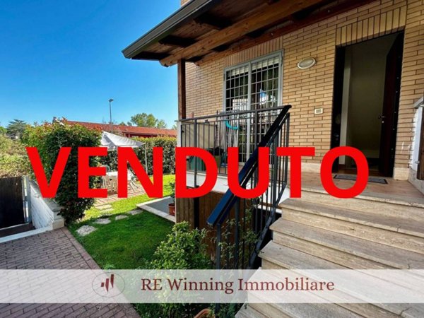 casa indipendente in vendita a Roma in zona Casal Monastero