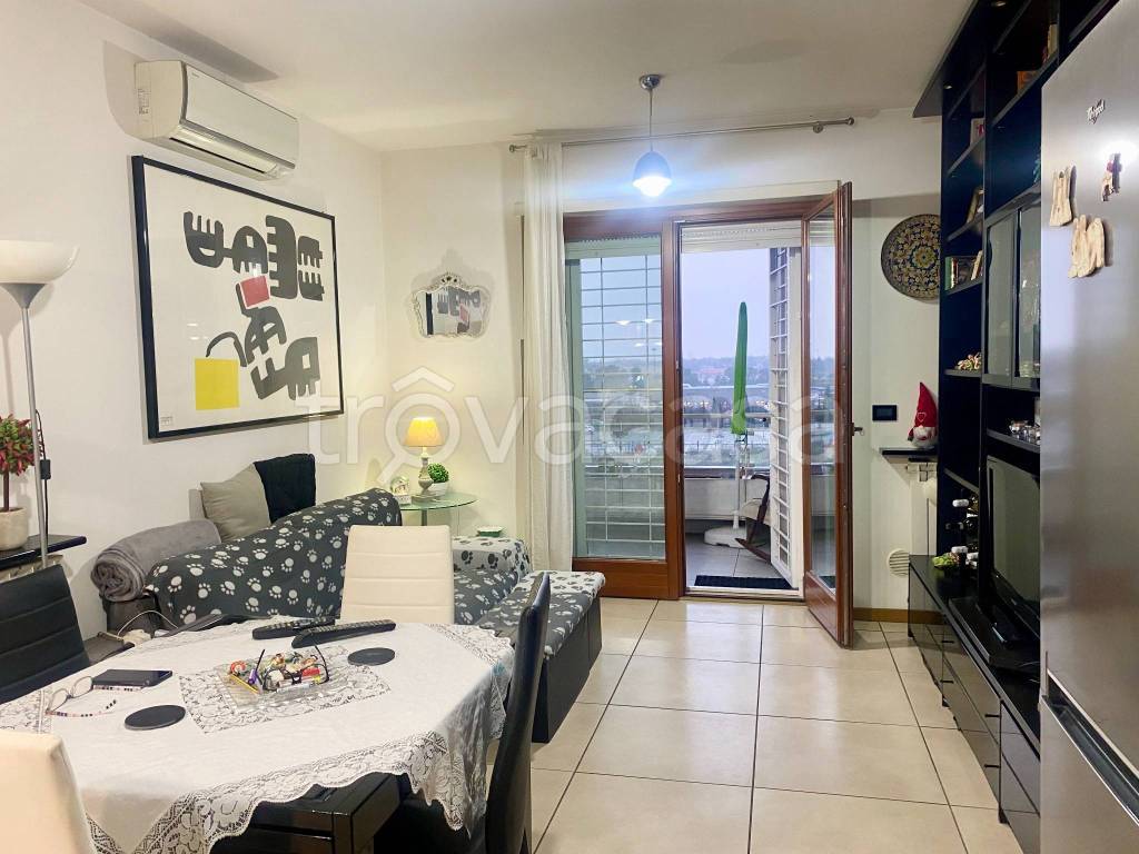 appartamento in vendita a Roma in zona Fonte Laurentina