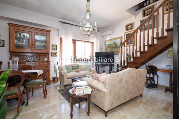 appartamento in vendita a Roma in zona Appio Pignatelli