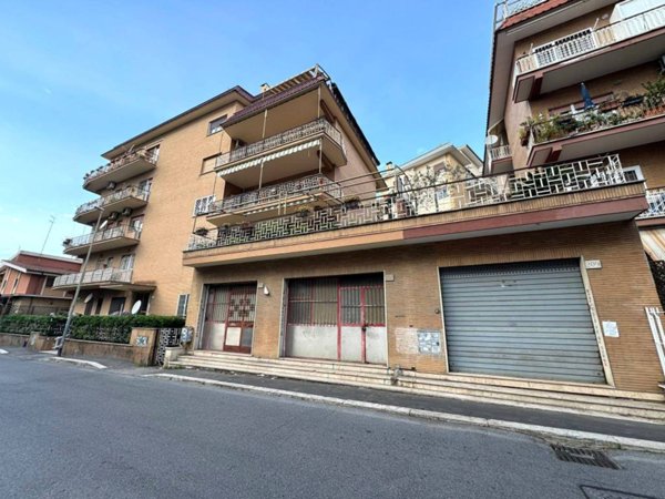 appartamento in vendita a Roma in zona Portuense