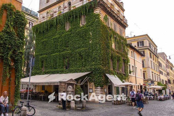 negozio in vendita a Roma in zona Rione Borgo
