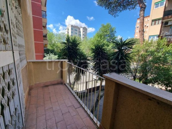 appartamento in vendita a Roma in zona Appio Claudio