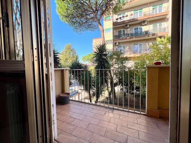 appartamento in vendita a Roma in zona Appio Claudio