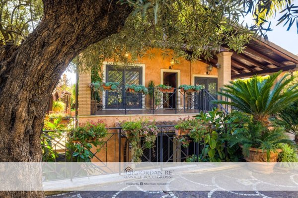 casa indipendente in vendita a Roma in zona Infernetto