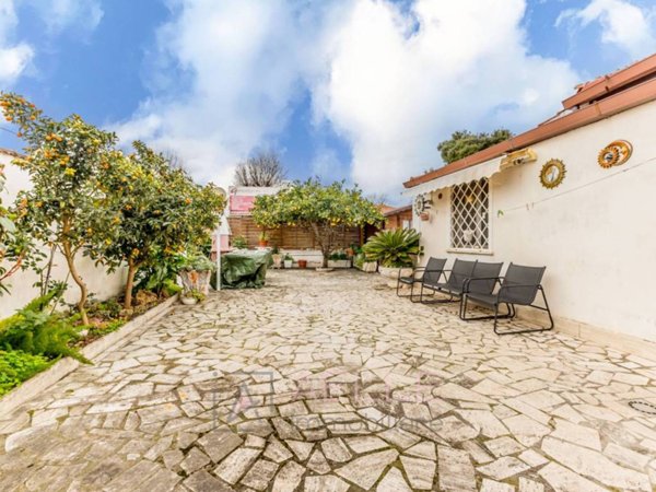 casa indipendente in vendita a Roma in zona Acilia