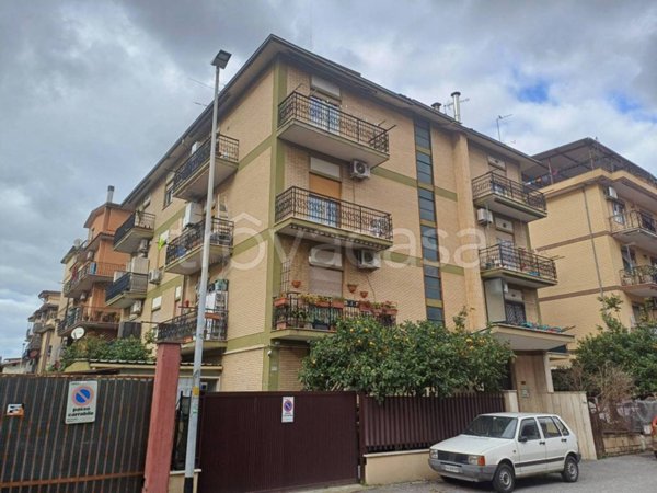 appartamento in vendita a Roma in zona Torre Angela