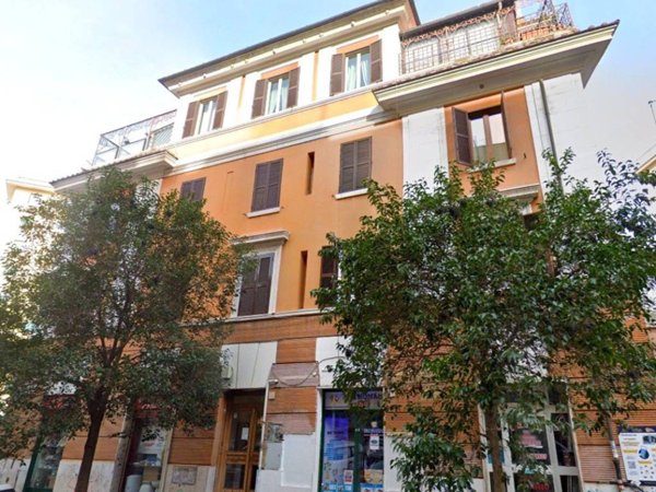appartamento in vendita a Roma in zona Appio Latino