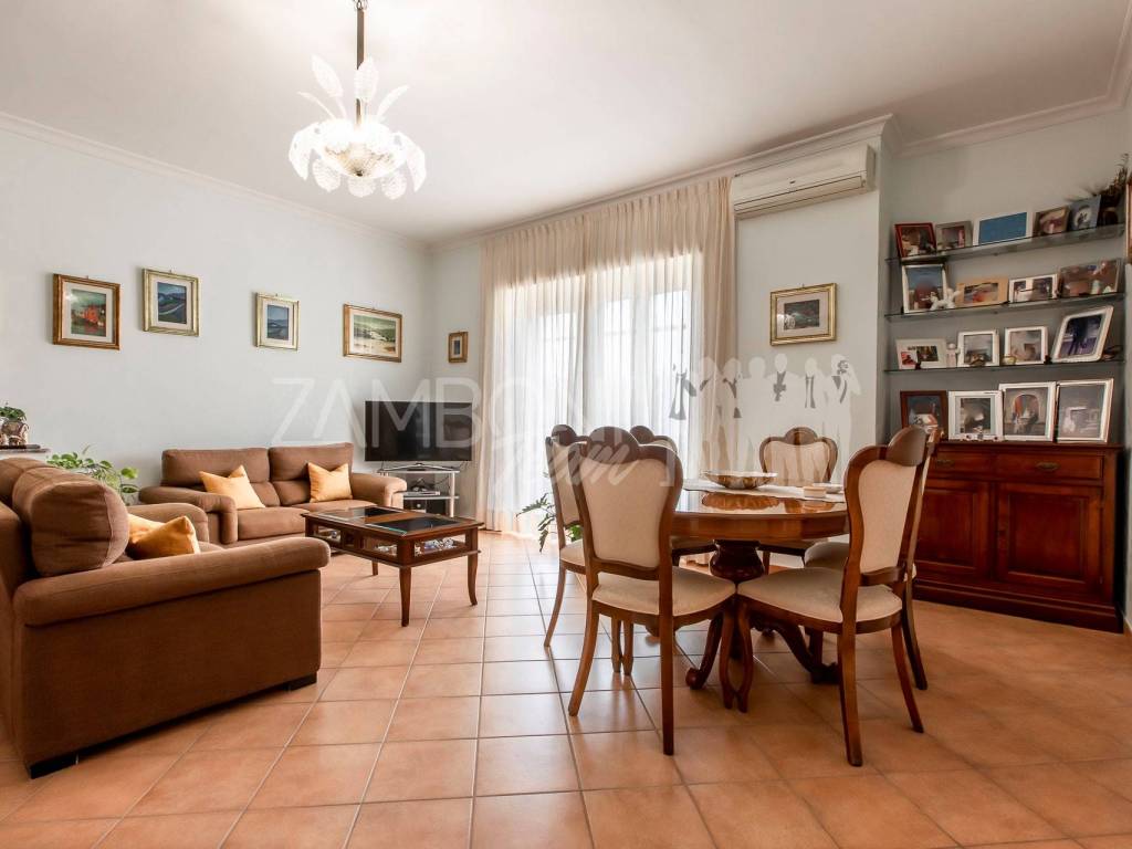 appartamento in vendita a Roma in zona Ostiense