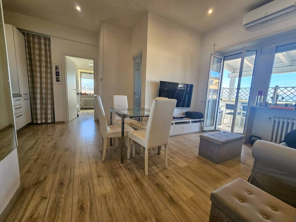 appartamento in vendita a Roma in zona Tor di Quinto