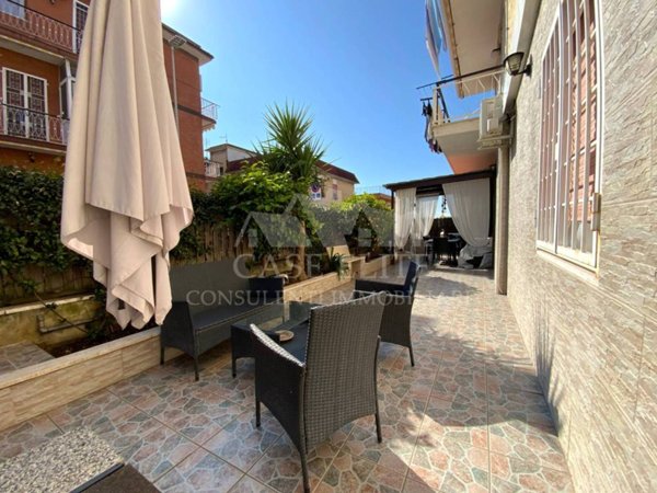 appartamento in vendita a Roma in zona Torre Angela