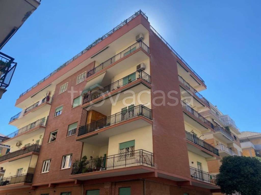 appartamento in vendita a Roma in zona Ostia