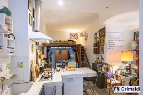 appartamento in vendita a Roma in zona Ardeatino