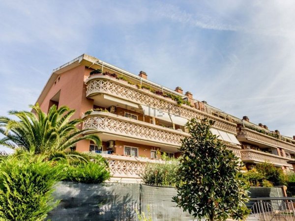 appartamento in vendita a Roma in zona Ostiense