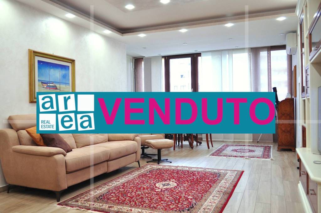 appartamento in vendita a Roma in zona Fonte Laurentina