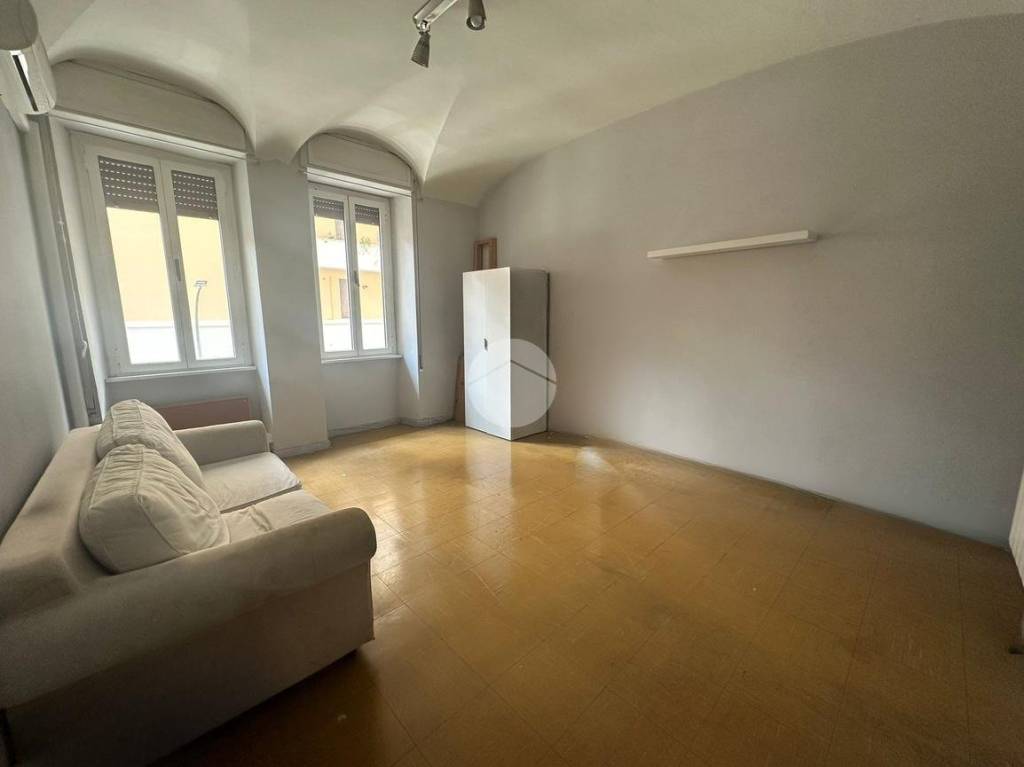 appartamento in vendita a Roma in zona Appio Latino