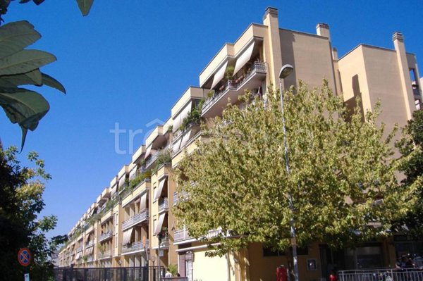 locale commerciale in vendita a Roma in zona Monte Sacro/Talenti
