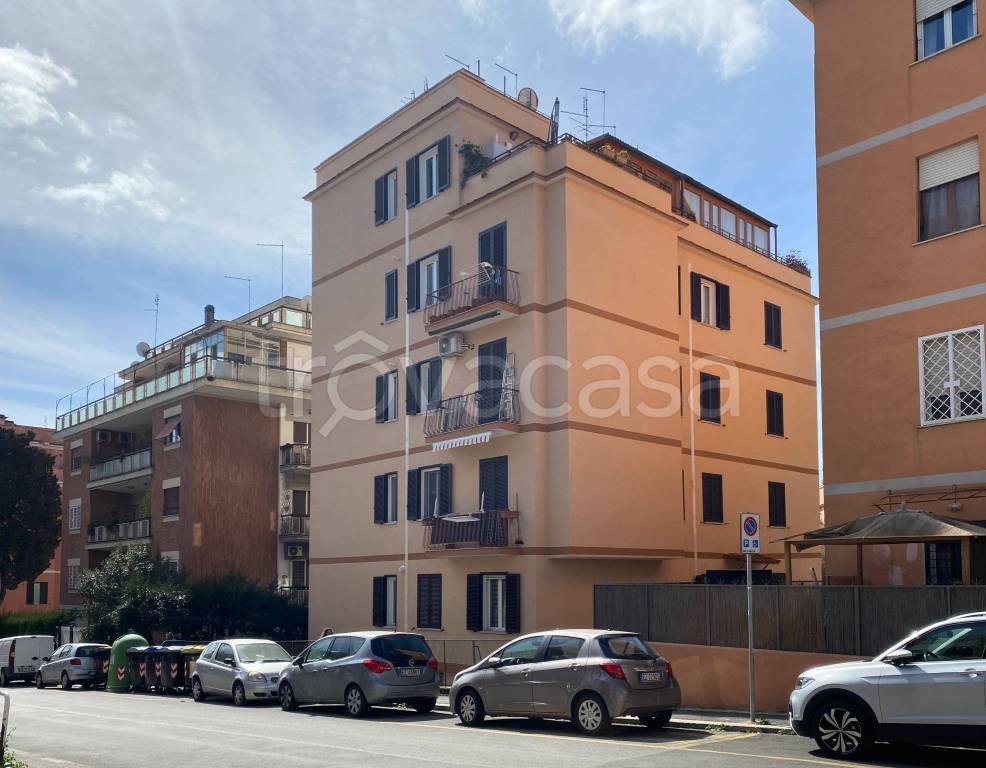 appartamento in vendita a Roma in zona Primavalle
