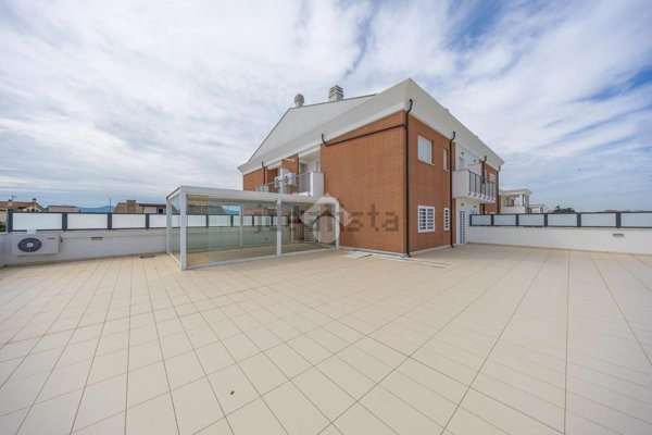 appartamento in vendita a Roma in zona Castelverde