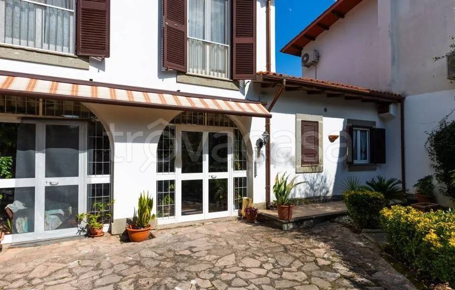 casa indipendente in vendita a Roma in zona Acilia