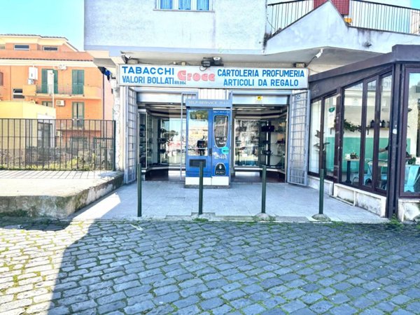 negozio in vendita a Roma in zona Appio Pignatelli