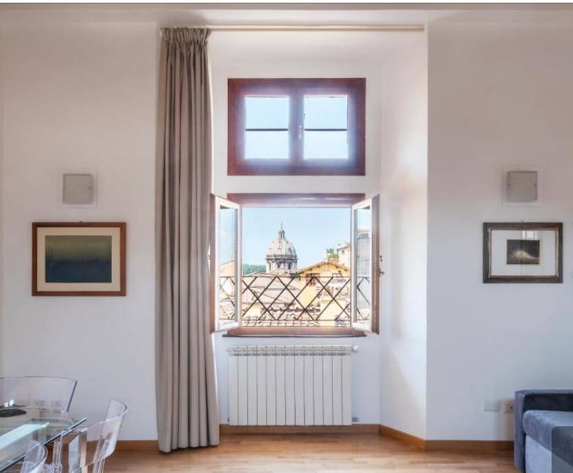 appartamento in vendita a Roma in zona Pigna - Sant'Angelo