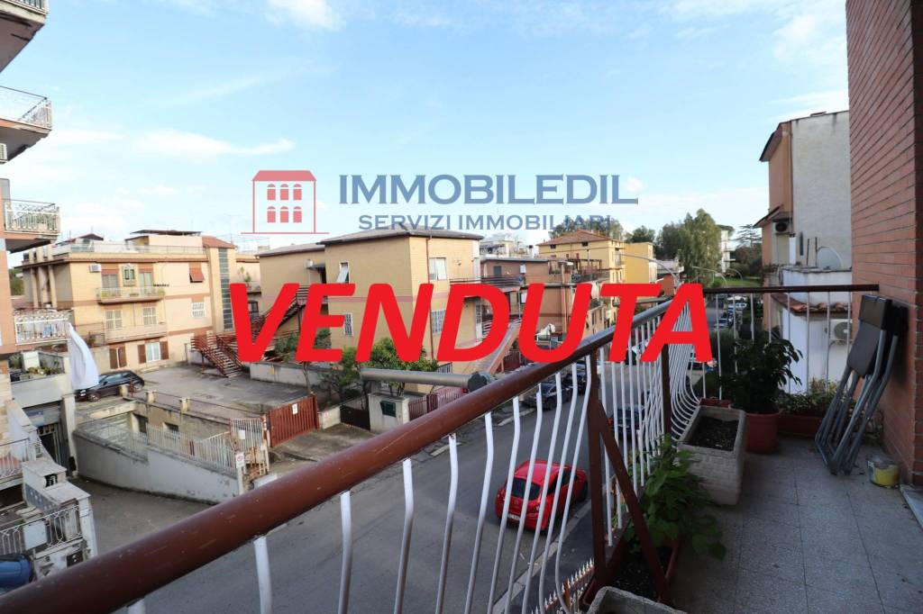appartamento in vendita a Roma in zona San Basilio