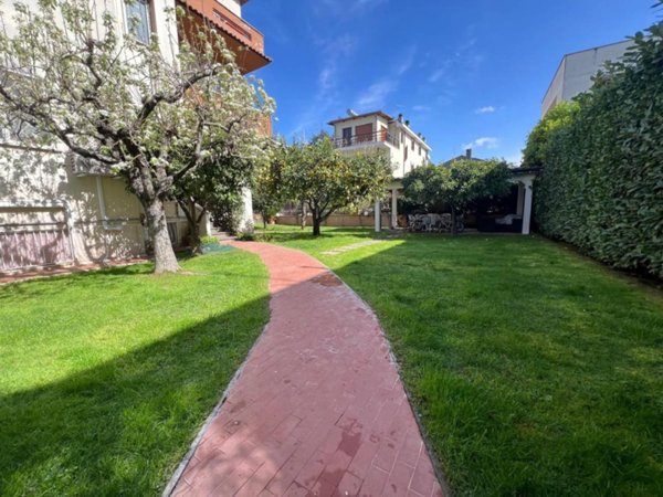 casa indipendente in vendita a Roma in zona Torre Gaia