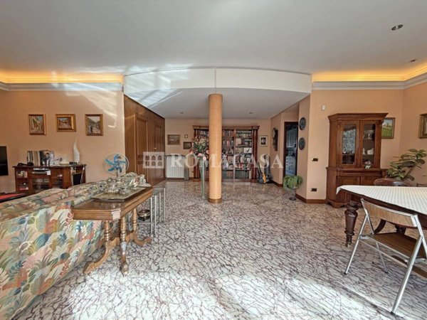 appartamento in vendita a Roma in zona EUR