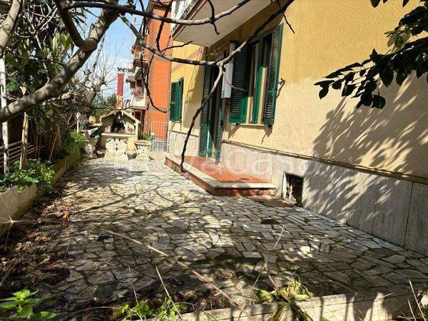 appartamento in vendita a Roma in zona Tomba di Nerone