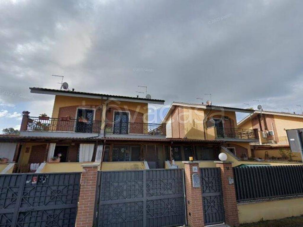casa indipendente in vendita a Roma in zona Infernetto