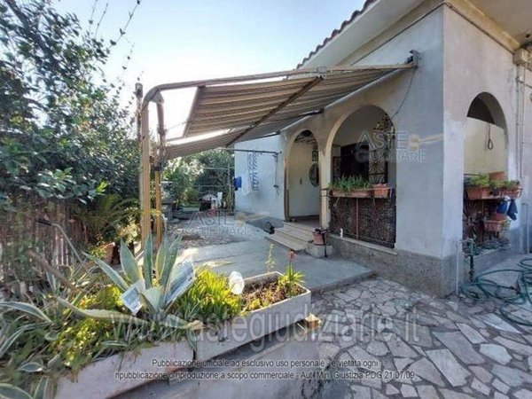 appartamento in vendita a Roma in zona Tor Cervara