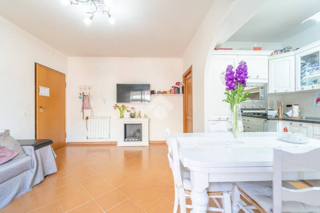 appartamento in vendita a Roma in zona Casal Morena