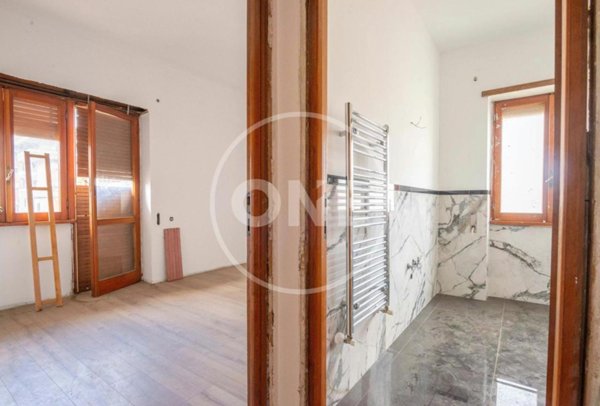 appartamento in vendita a Roma in zona Corviale