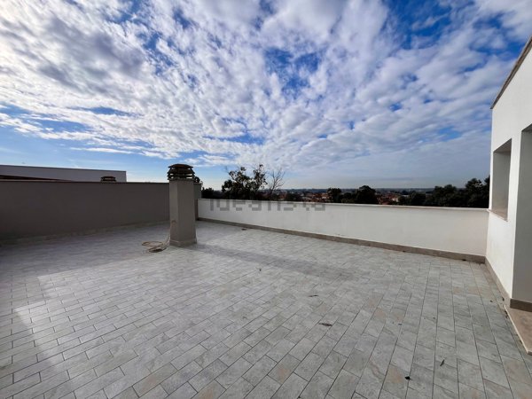 appartamento in vendita a Roma in zona Dragoncello