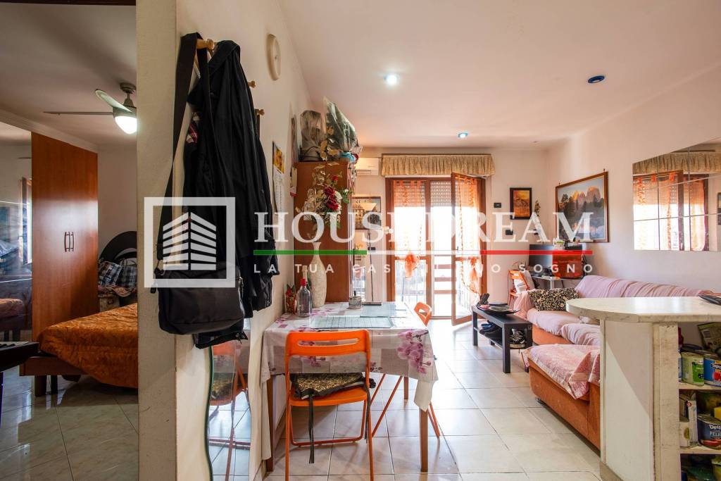 appartamento in vendita a Roma in zona Osteria del Curato
