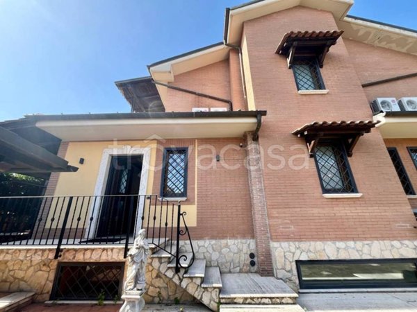 casa indipendente in vendita a Roma in zona Acilia