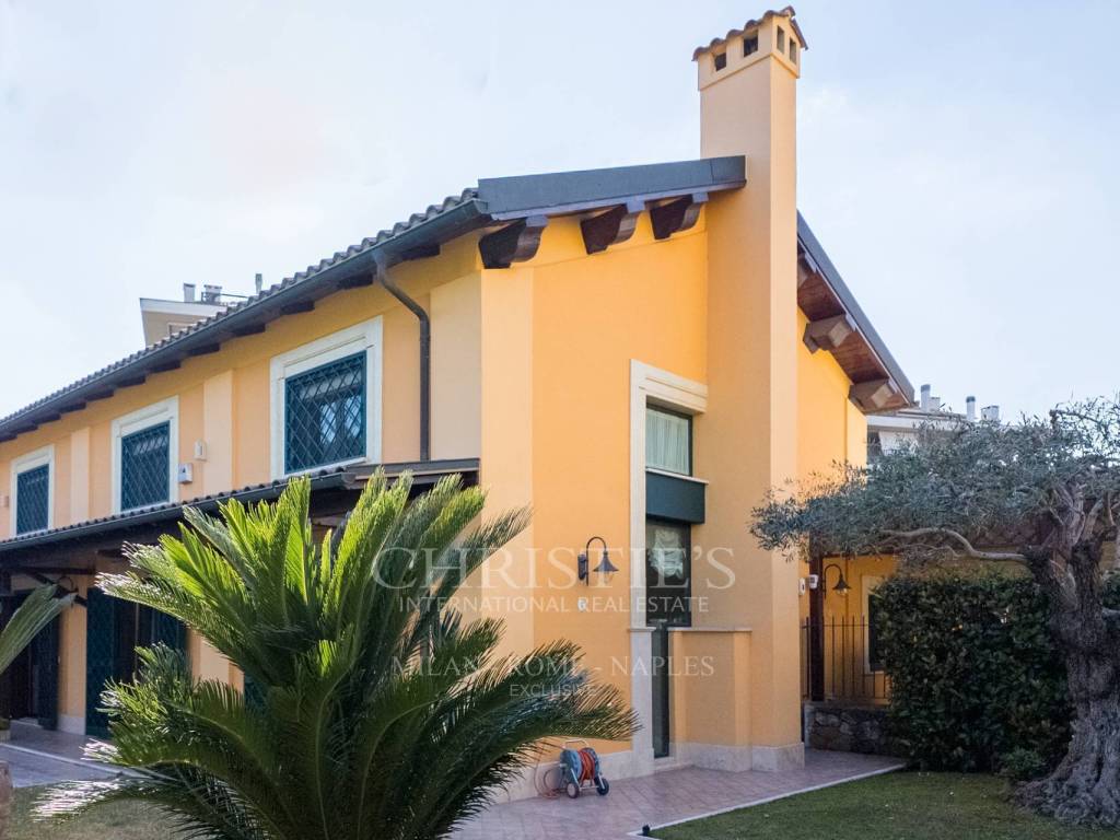 casa indipendente in vendita a Roma in zona Ardeatino