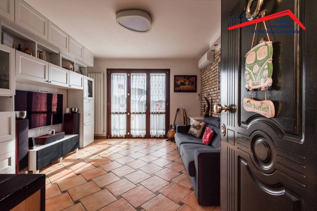 appartamento in vendita a Roma in zona Infernetto