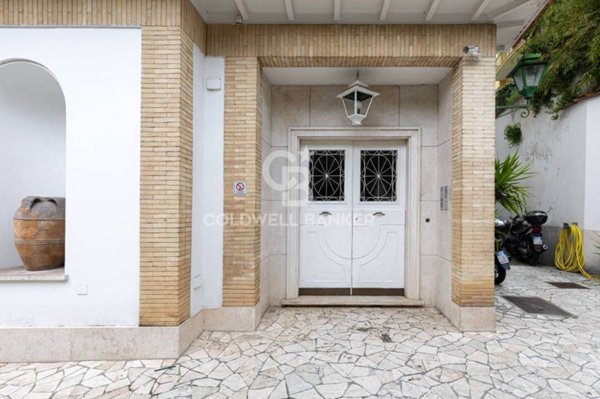 appartamento in vendita a Roma in zona Tor di Quinto