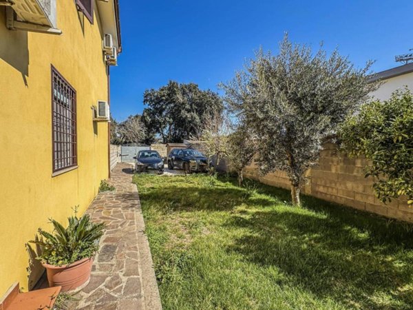 appartamento in vendita a Roma in zona Infernetto