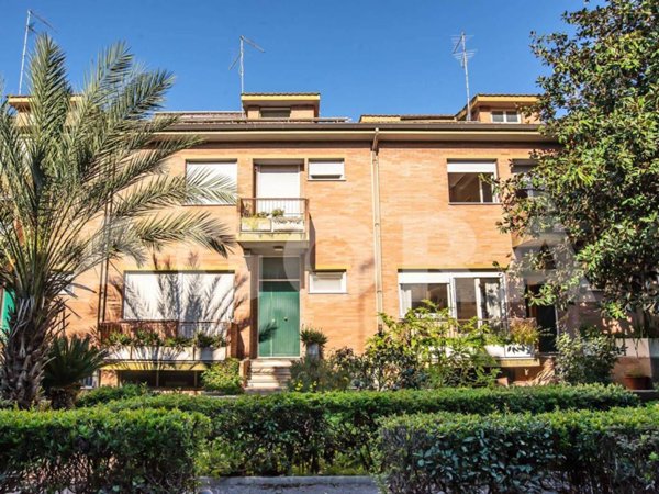 casa indipendente in vendita a Roma in zona Tre Pini - Poggio dei Fiori