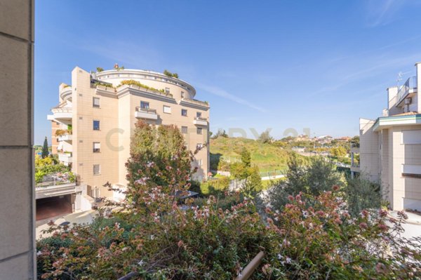 appartamento in vendita a Roma in zona Tor di Quinto