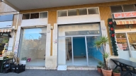 locale commerciale in vendita a Roma in zona Tuscolano