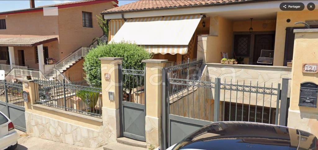 appartamento in vendita a Roma in zona Valle Muricana
