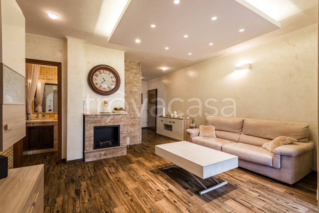 appartamento in vendita a Roma in zona Ostia