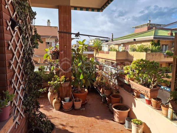 appartamento in vendita a Roma in zona Ostia